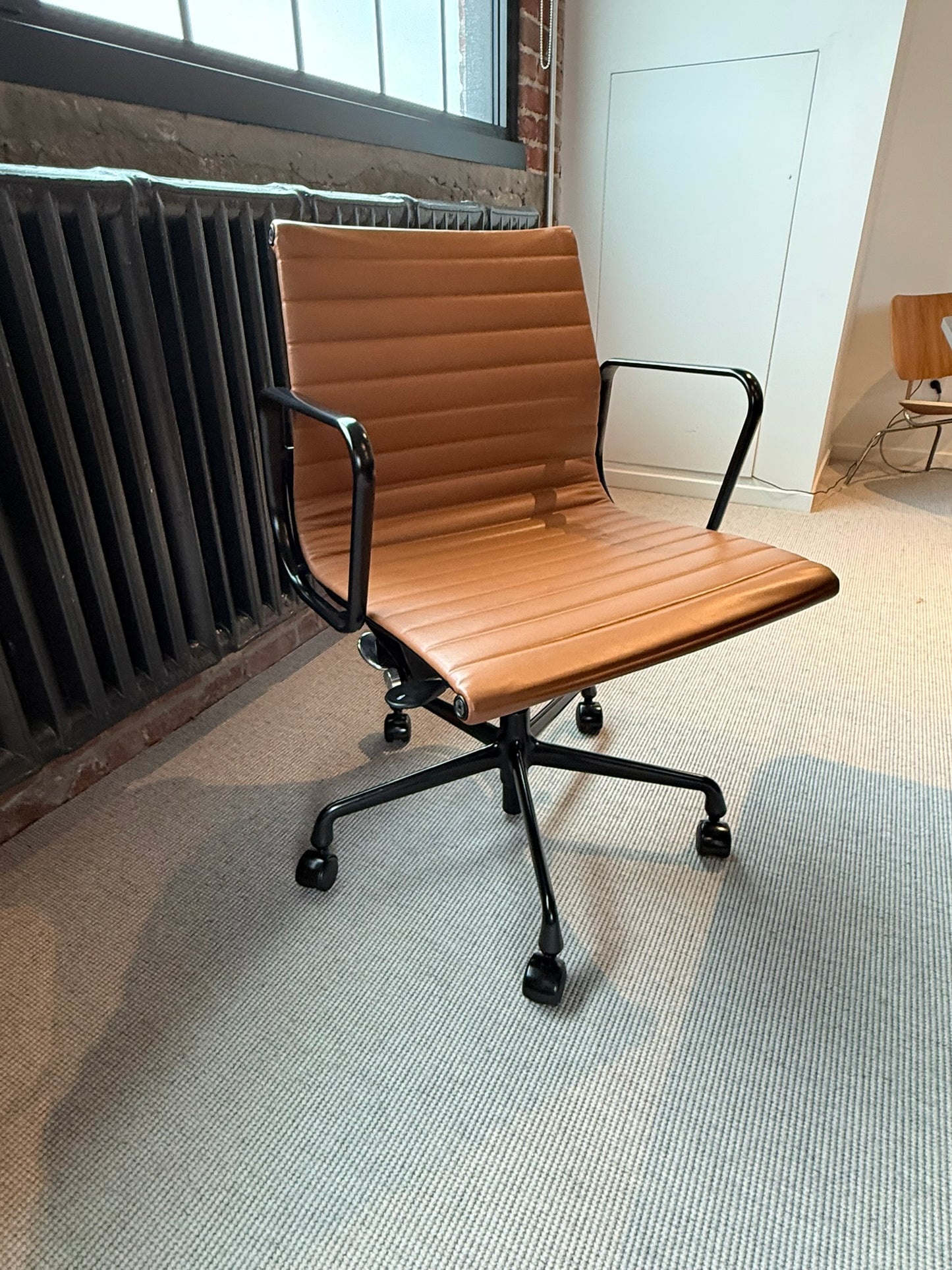Eames Aluminum Group Chair