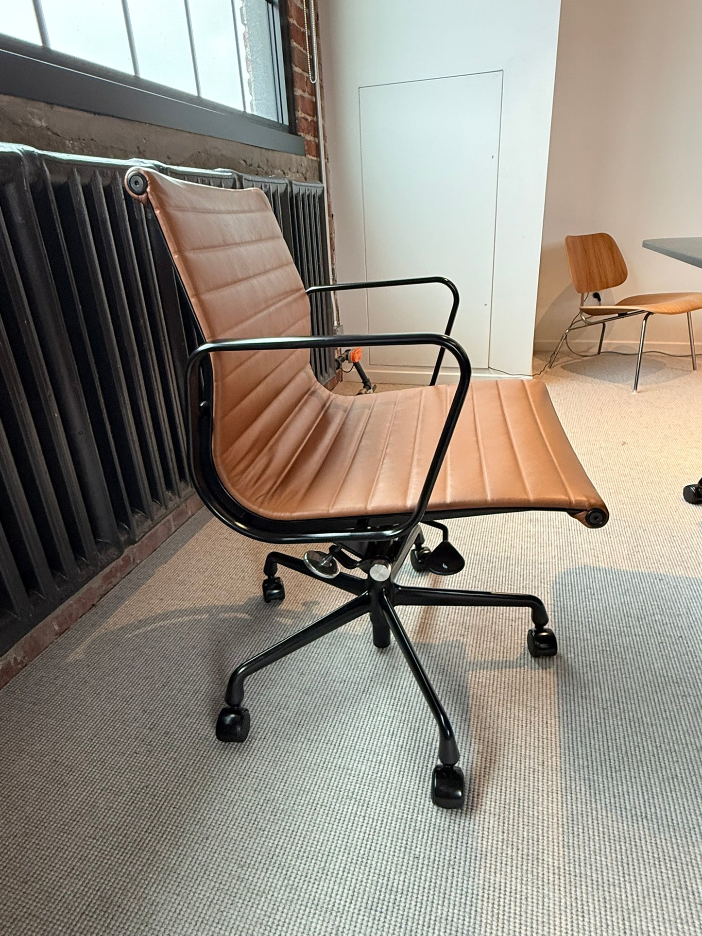Eames Aluminum Group Chair