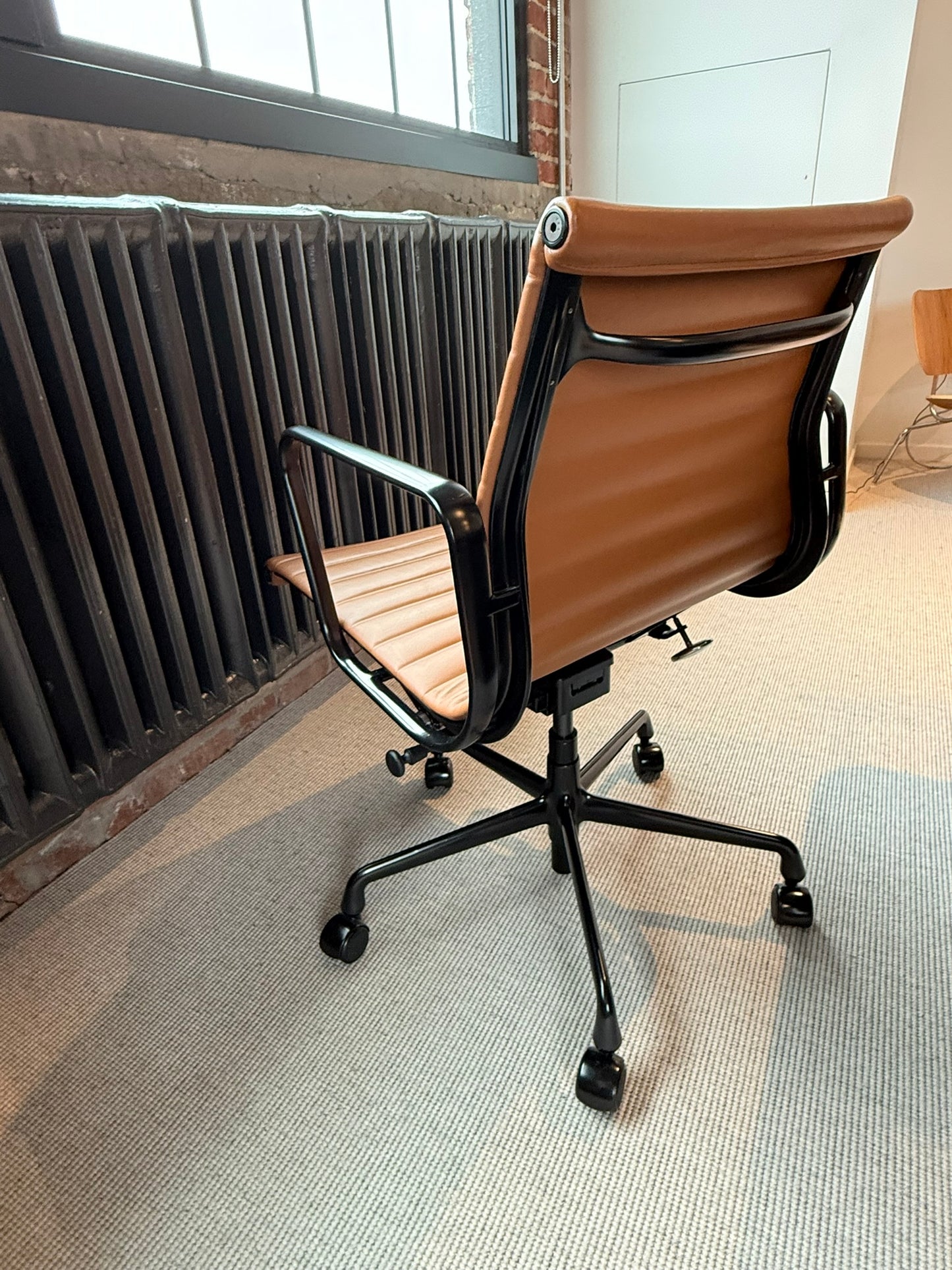 Eames Aluminum Group Chair