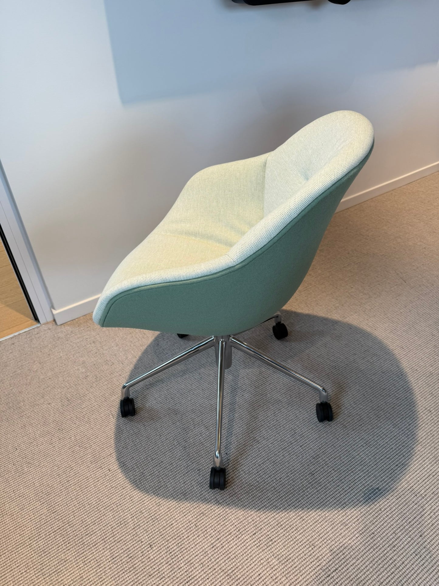 About A Chair 153 Task Chair