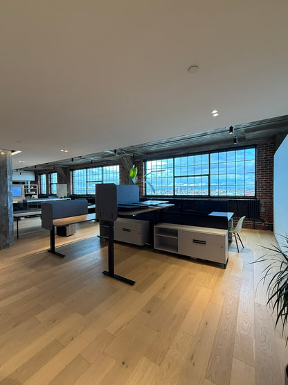 Kit de 4 postes de travail avec tables ajustables - Dividends de Knoll