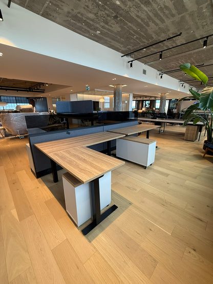 Kit de 4 postes de travail avec tables ajustables - Dividends de Knoll