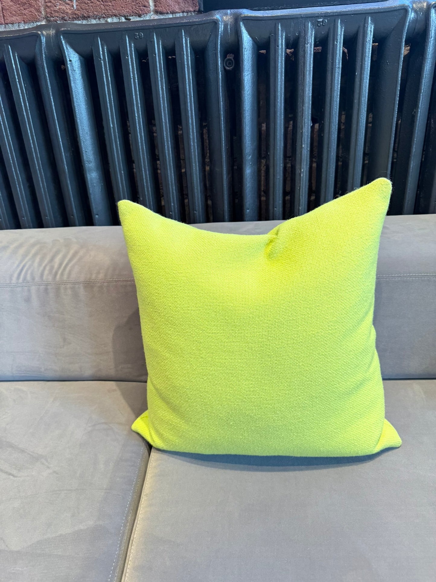 Coussin custom - Hallingdal de Kvadrat environ 16x16