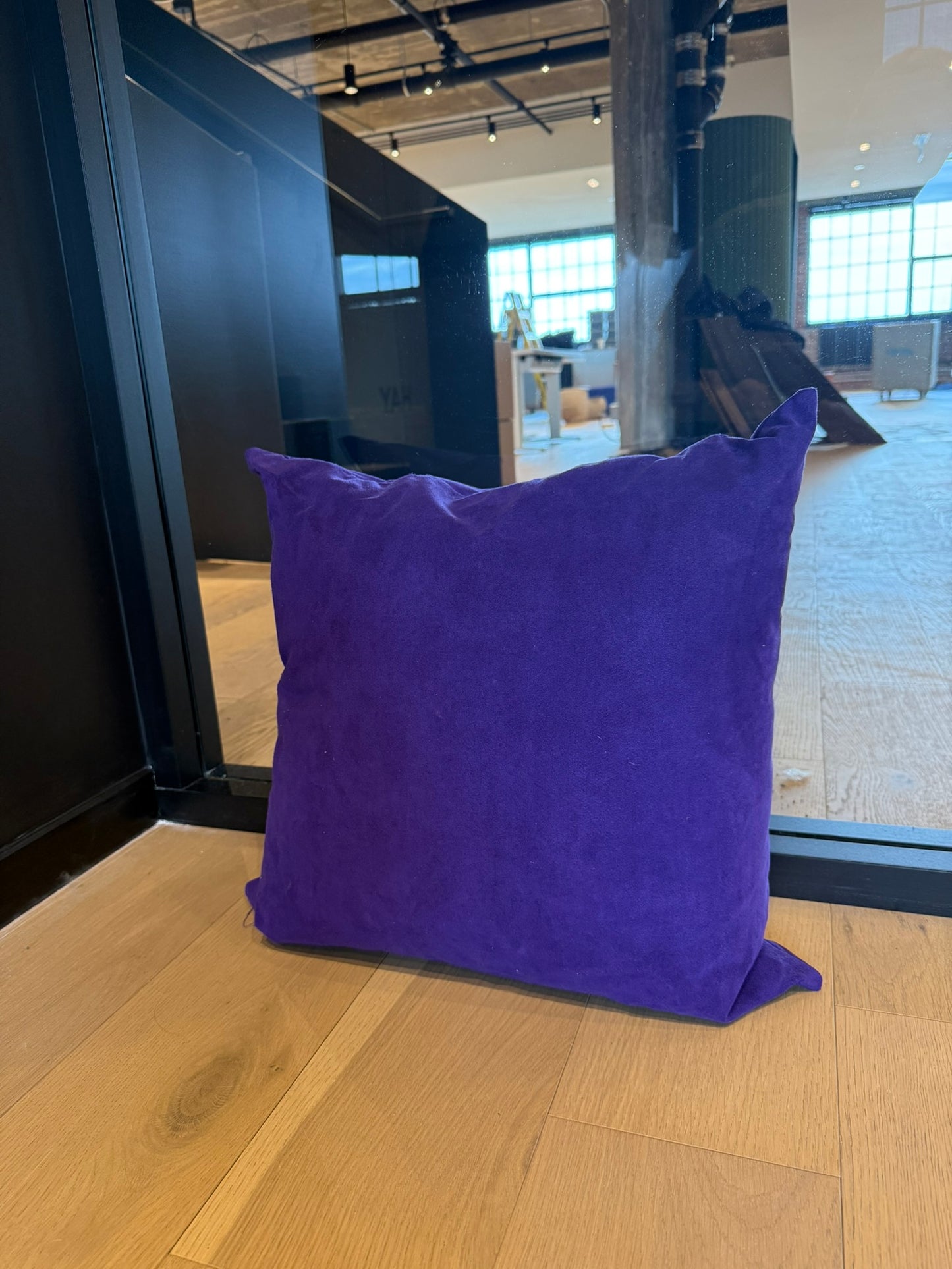 Coussin custom Divina violet - Kvadrat