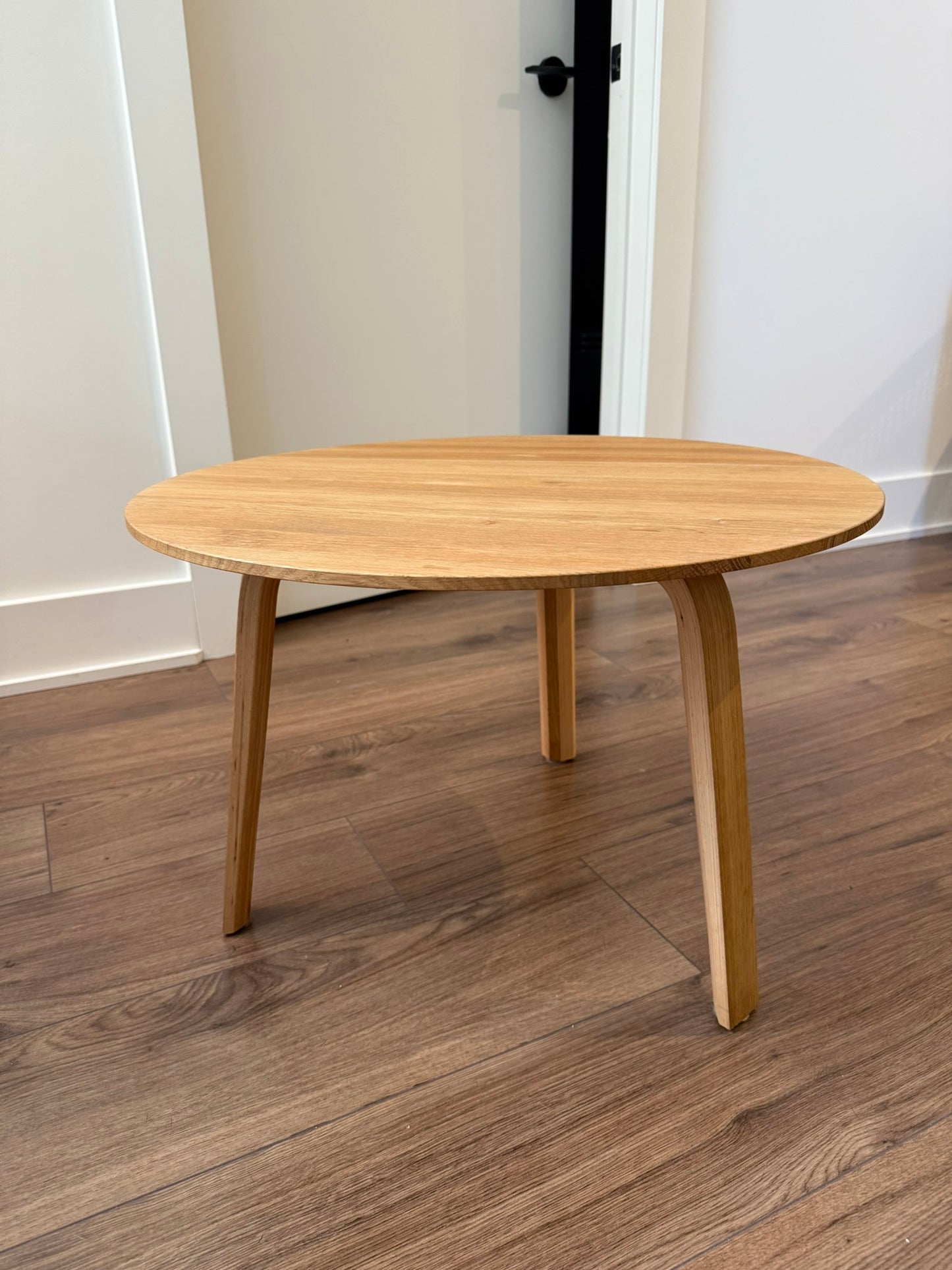 Bella Table - HAY