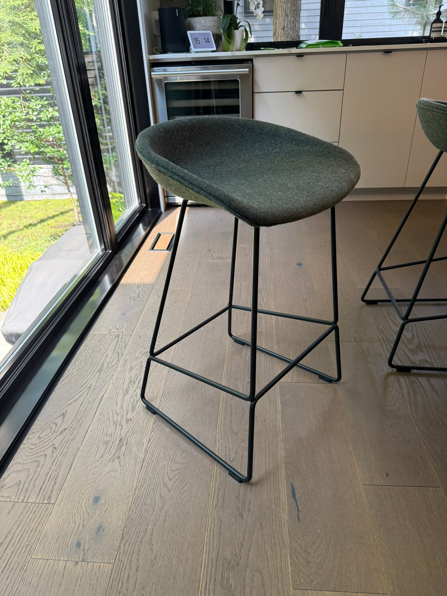 About A Stool - HAY - rembourré Divina olive