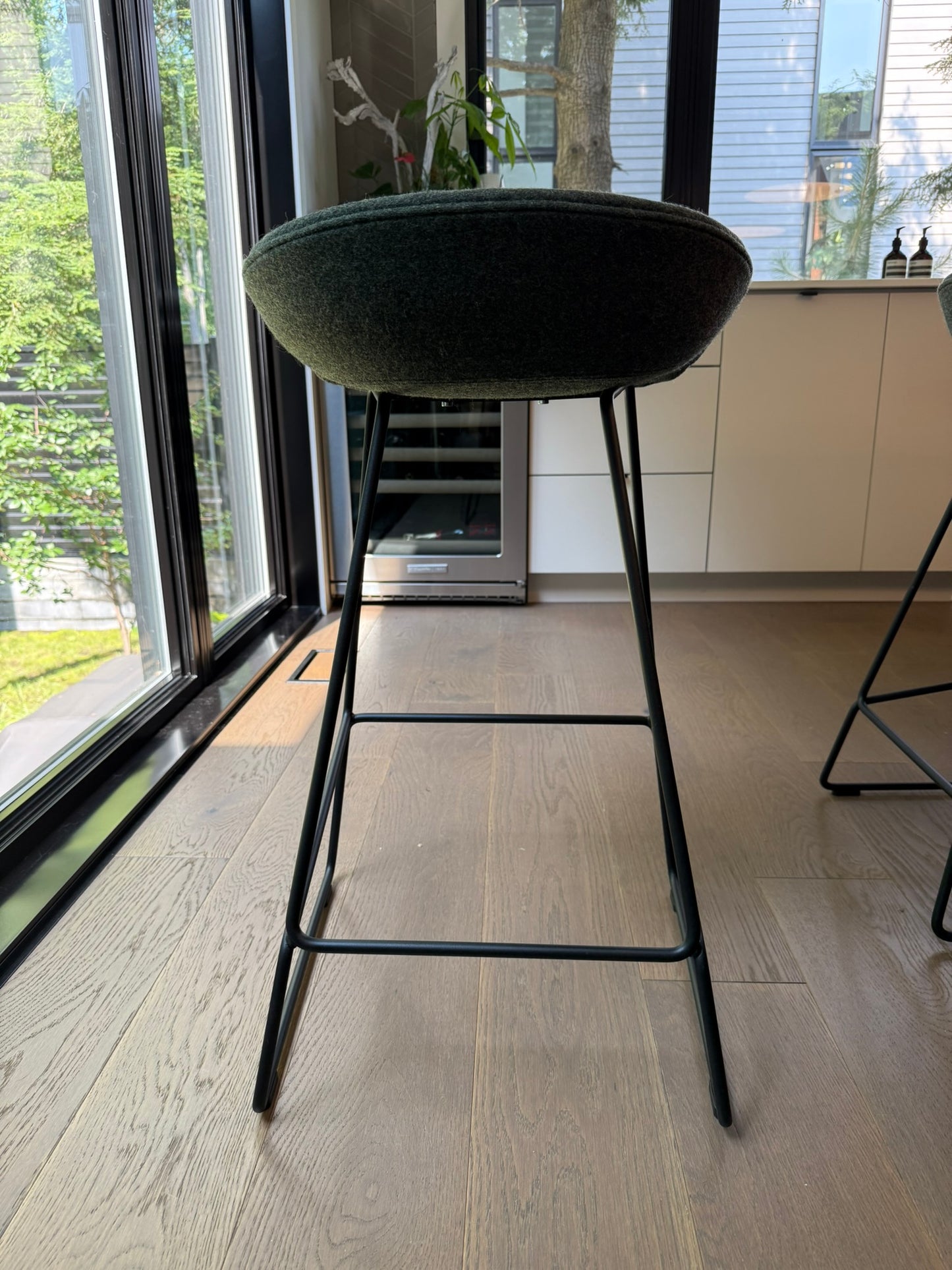 About A Stool - HAY - rembourré Divina olive